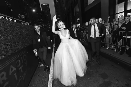 Jennifer lawrence robe de mariée sale