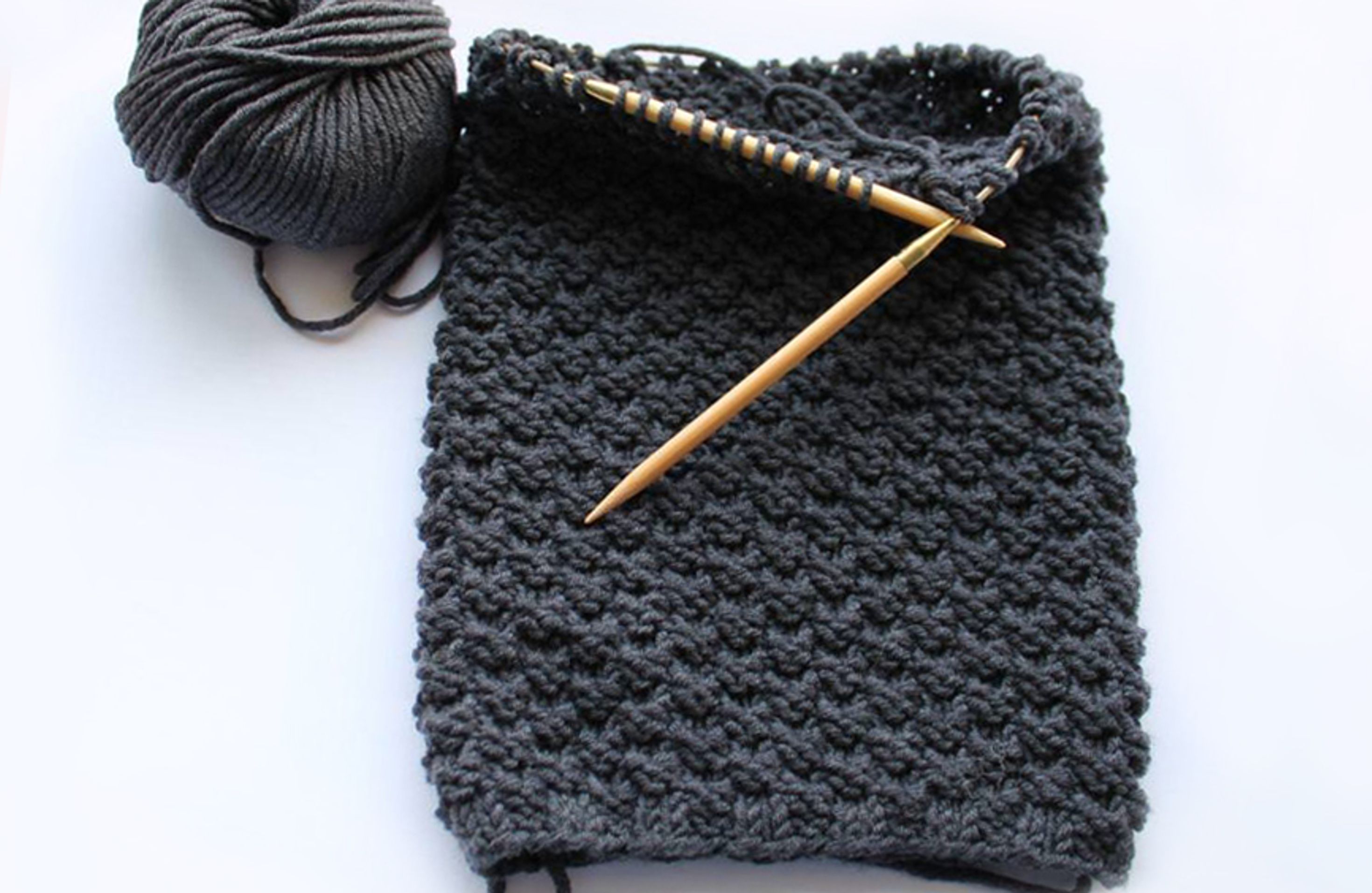 Loop-Schal stricken: Einfache DIY-Anleitung