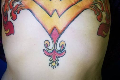 Elle recouvre sa double mastectomie d’un tatouage Wonder Woman