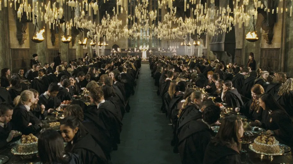 Fans de Harry Potter, ¿os imagináis la cena de Navidad en el comedor de Hogwarts?