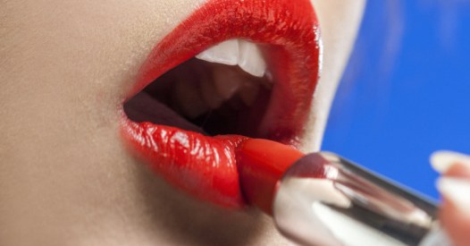 Une Femme Contracte L Herpès à Cause D Un Simple Rouge à Lèvres