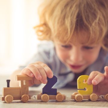 Enfant De 2 Ans Qui Ne Marche Pas Ne Parle Pas