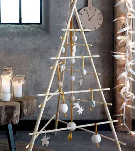 ¡Reinvéntate! Árboles de Navidad originales y reciclados