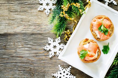 Recetas de Navidad: rollitos de salmón y gambas