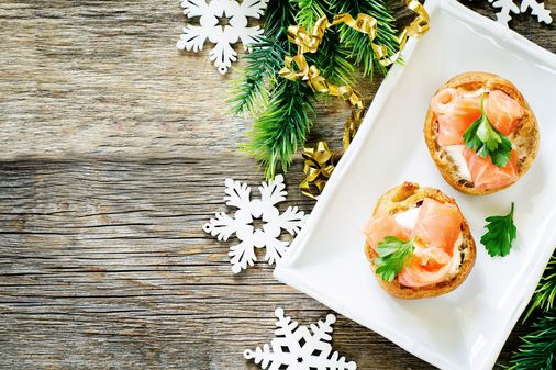Recetas de Navidad: rollitos de salmón y gambas