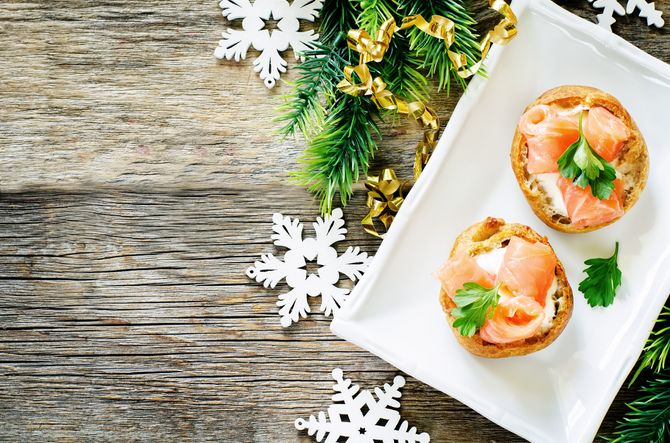 Recetas de Navidad: rollitos de salmón y gambas