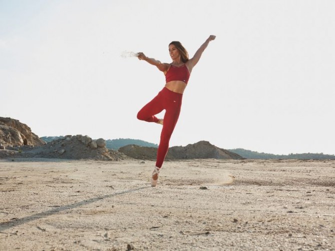 Feel Bra y flow leggings de la colección Steep Kiss