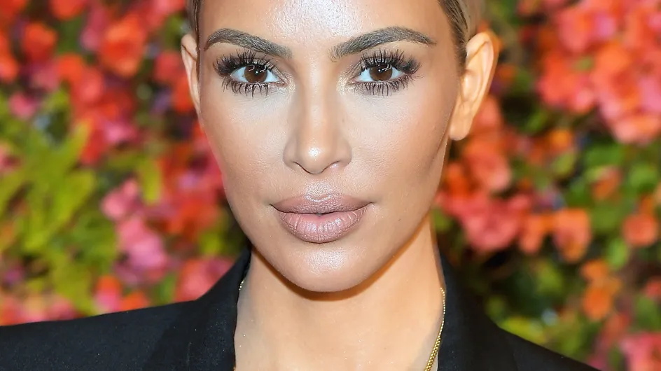 Kim Kardashian change de look, vous ne la reconnaîtrez pas ! (Photos)