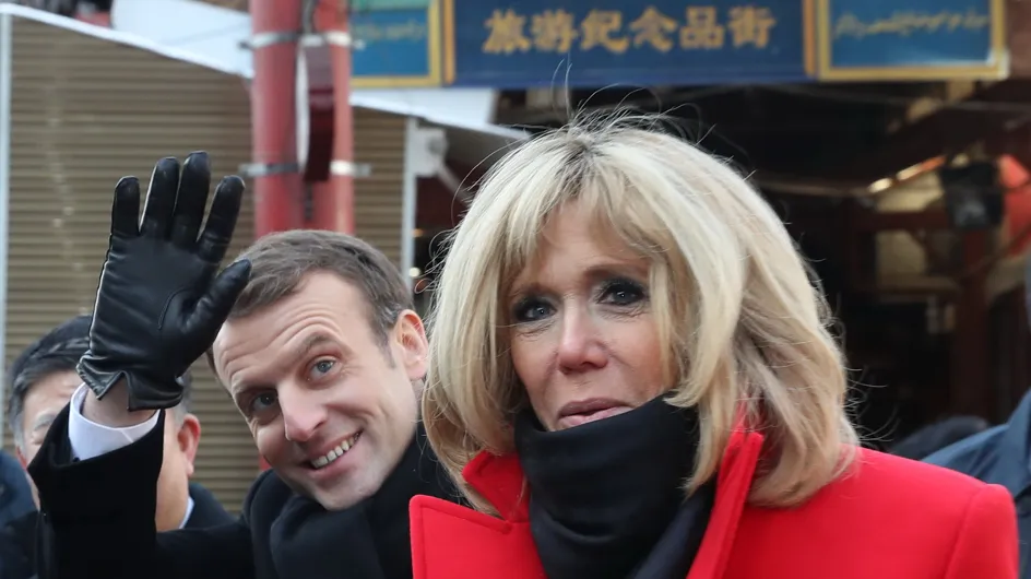 Brigitte Macron en Chine, son manteau rouge fait des envieuses (Photos)