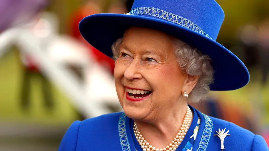 Elizabeth II renvoie son fournisseur de lingerie à cause de révélations indiscrètes