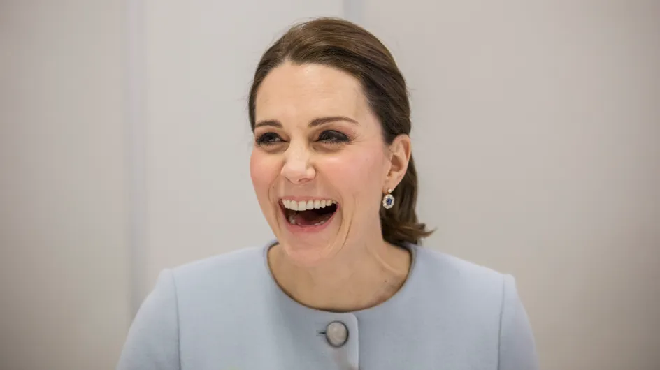 Kate Middleton attend-t-elle un deuxième garçon ? Son look bleu ciel fait jaser ! (Photos)