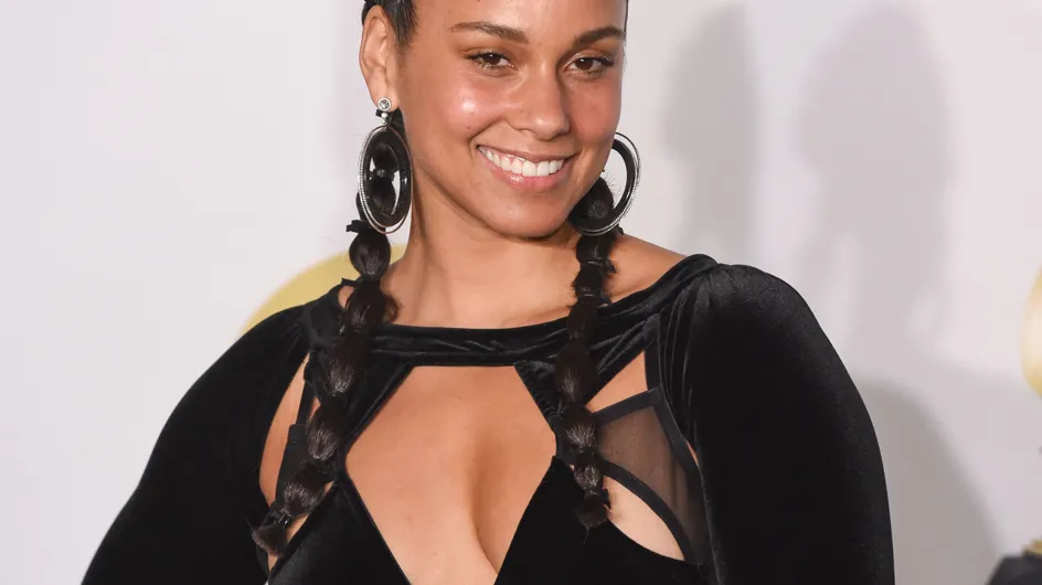 Alicia Keys foule le tapis rouge des Grammys sans maquillage, on adore (Photos)