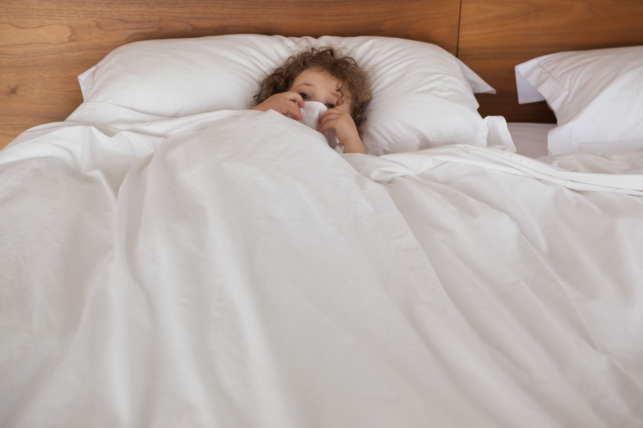 Pipi au lit : Comment réagir quand son enfant fait pipi au lit ?