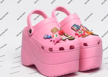 Ces Crocs Balenciaga sont en rupture de stock avant même d'être sortie