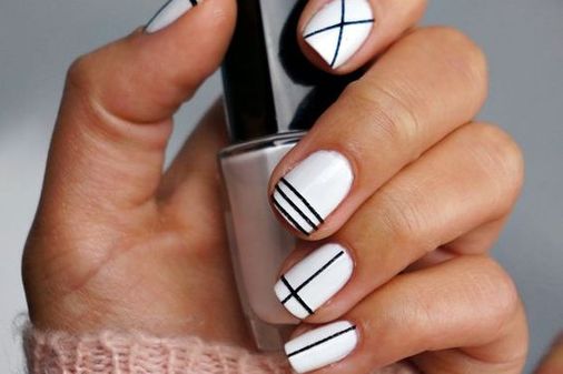 Uñas black and white