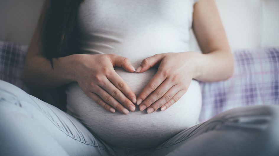 Grossesse Voici Pourquoi Les Bebes Donnent Autant De Coups De Pied