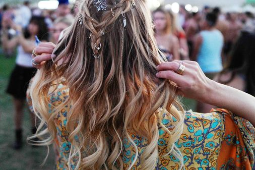 Beach Waves als umwerfend schöne Festival-Frisur