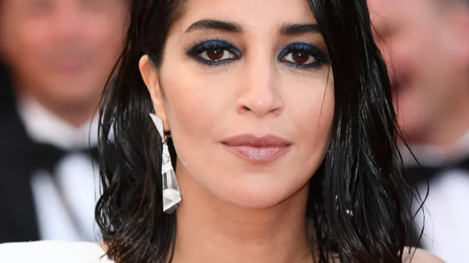Leïla Bekhti hypnotisante en robe asymétrique blanche à Cannes