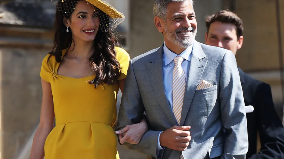 Amal Clooney, sublime dans une robe jaune pour assister au mariage princier