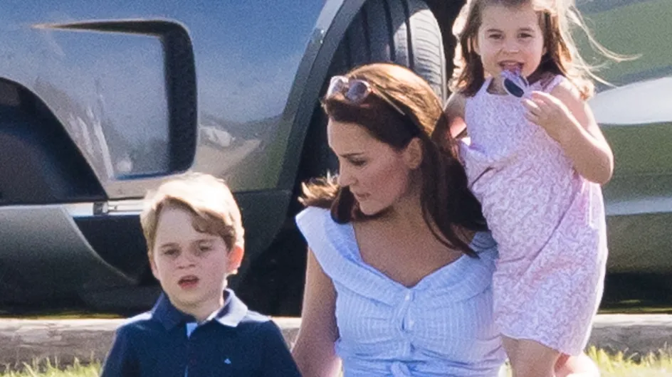 En balade avec ses enfants, Kate Middleton craque encore pour une robe Zara