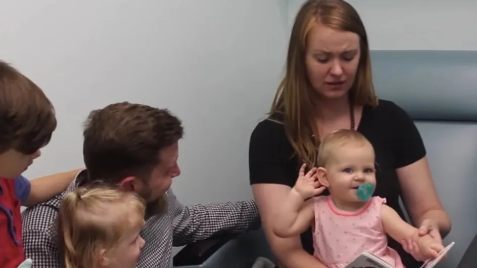 La réaction de cette petite fille sourde qui entend pour la première fois va vous faire craquer (vidéo)