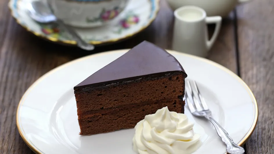 Cómo hacer tarta Sacher: la receta de la famosa tarta de chocolate austriaca