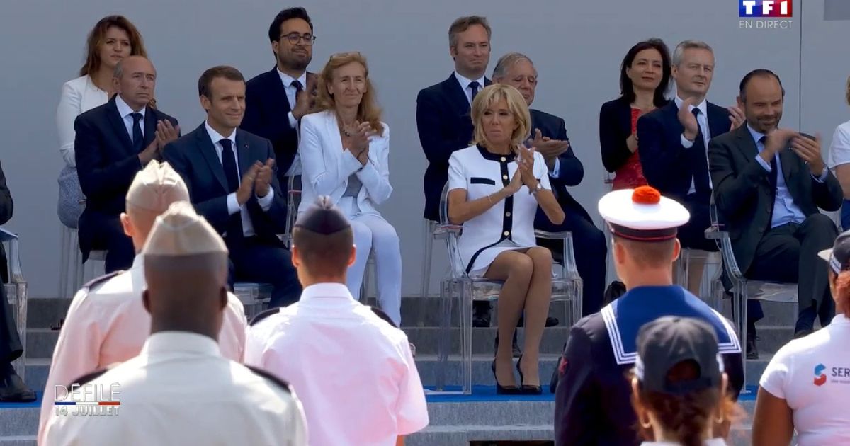 Brigitte Macron illumine le défilé du 14 juillet en robe blanche