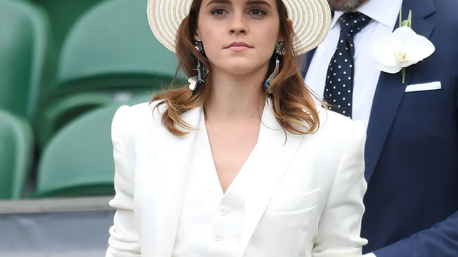Emma Watson, canon dans un costume trois pièces blanc à Wimbledon