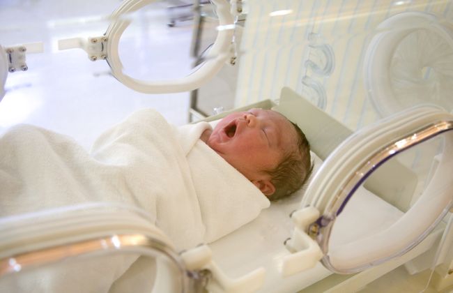 Risiko Fruhgeburt Alles Zu Ursachen Symptomen Behandlungen
