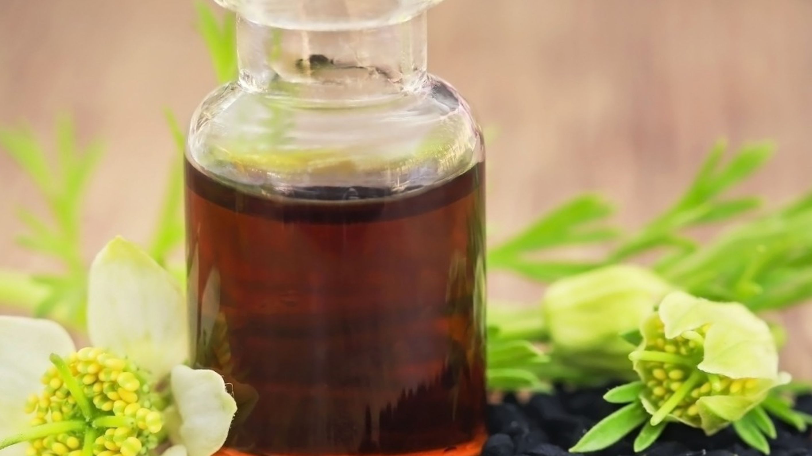 Comment utiliser l’huile de nigelle pour la peau et les cheveux