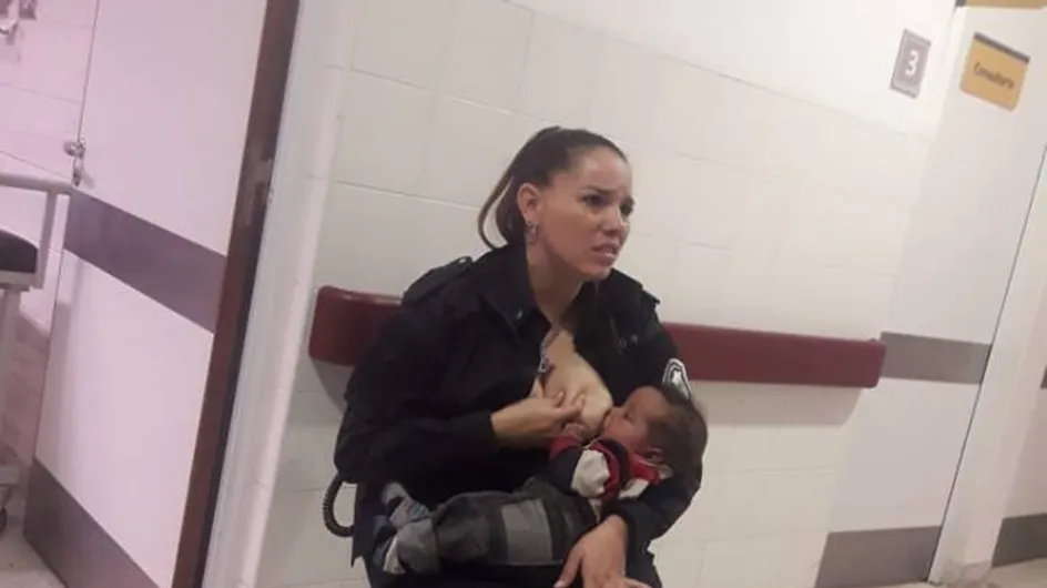 Cette policière allaite un bébé affamé à l'hôpital et c'est vraiment émouvant !