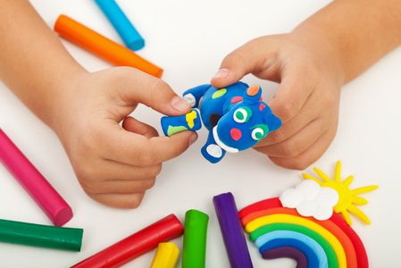 Beneficios de jugar con la plastilina