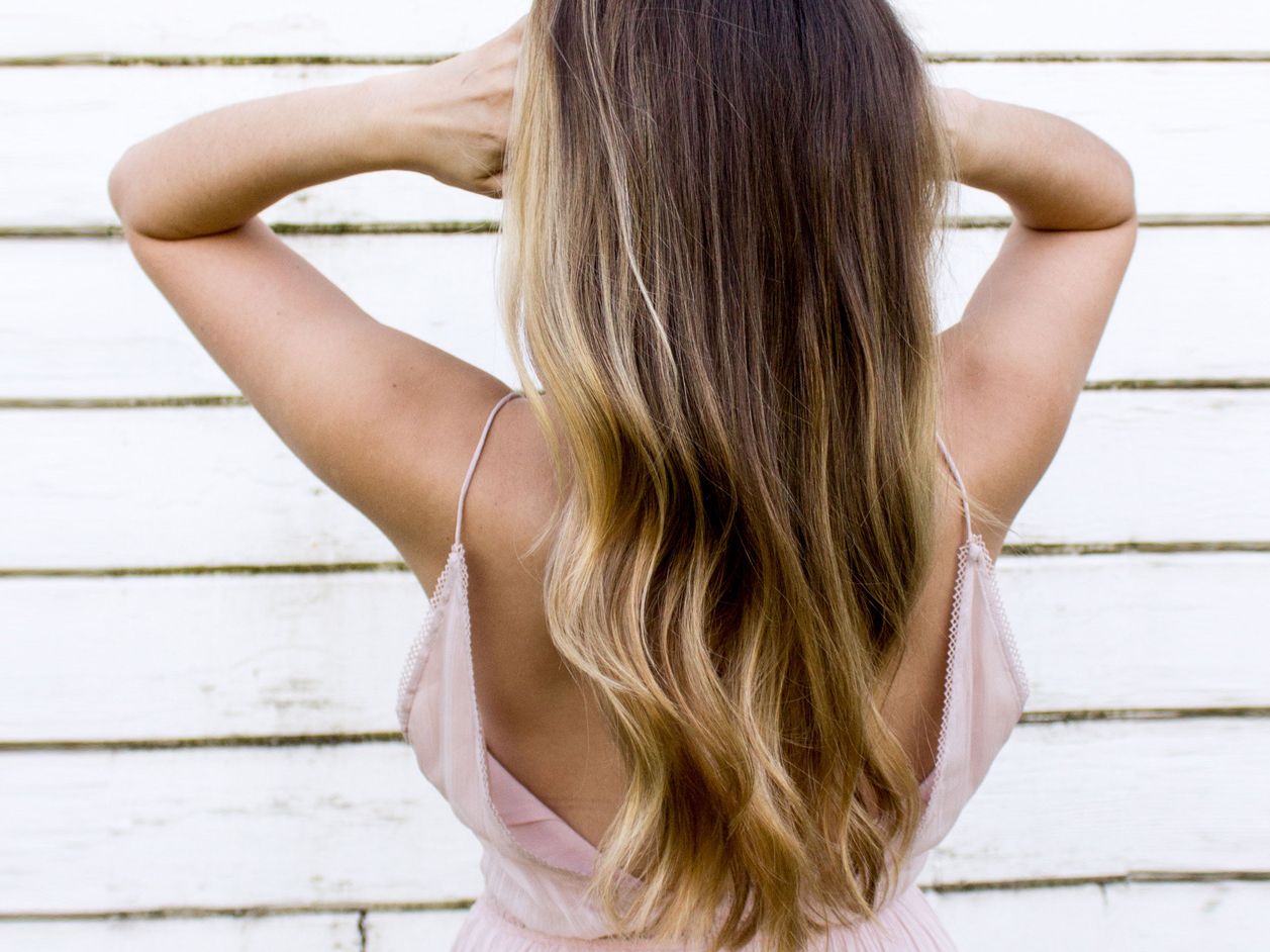 Locken mit braune strähnen haare blonden Braune haare