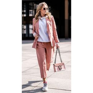 Look eleganti con chunky sneakers