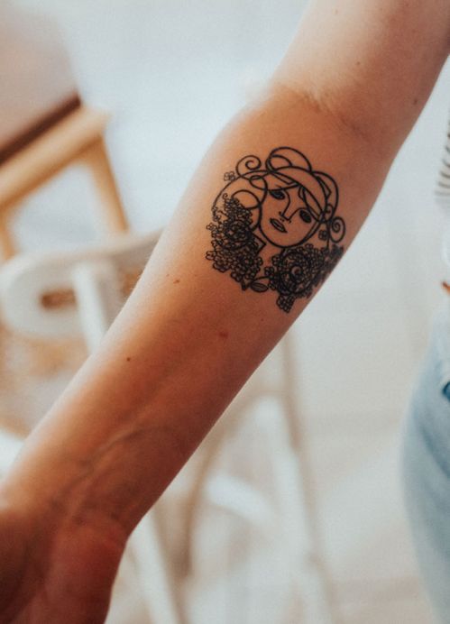 Tattoo Pflege 6 Pflege Tipps Fur Frisch Gestochene Tattoos