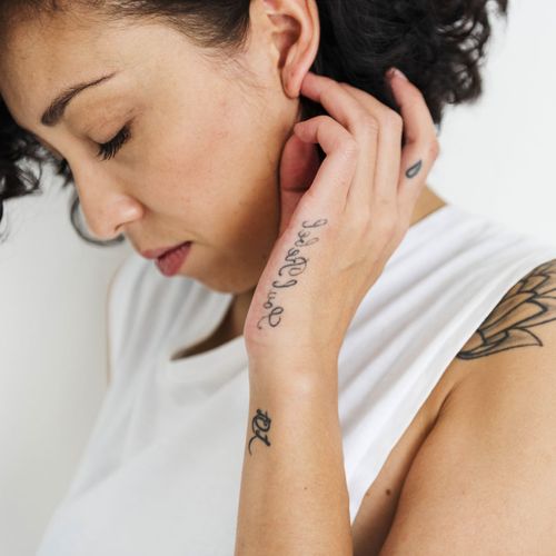 Tattoo Pflege 6 Pflege Tipps Fur Frisch Gestochene Tattoos