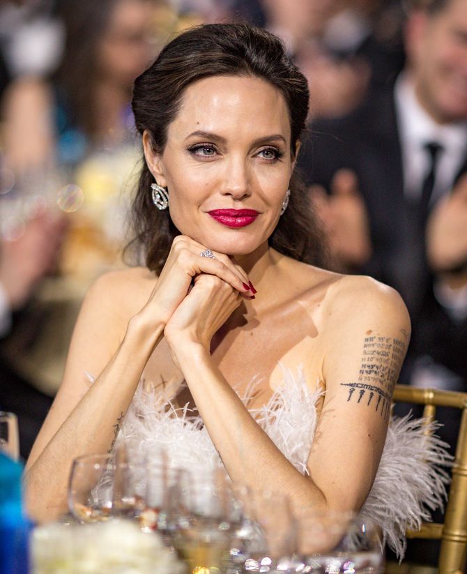 Angelina Jolie, blonde et méconnaissable sur Instagram