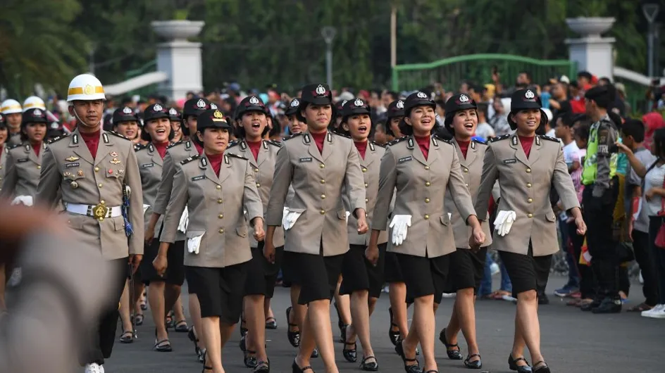 En Indonésie, pour être policière, les femmes doivent se soumettre à un "test de virginité" inhumain