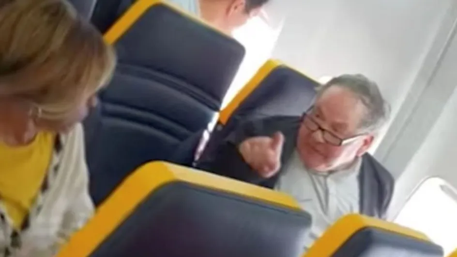Agression raciste sur un vol Ryanair : le passager s’excuse, "Je ne suis pas raciste" (vidéo)