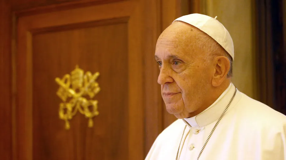 "Je vous demande pardon" : les excuses du pape face à une femme défigurée par son mari