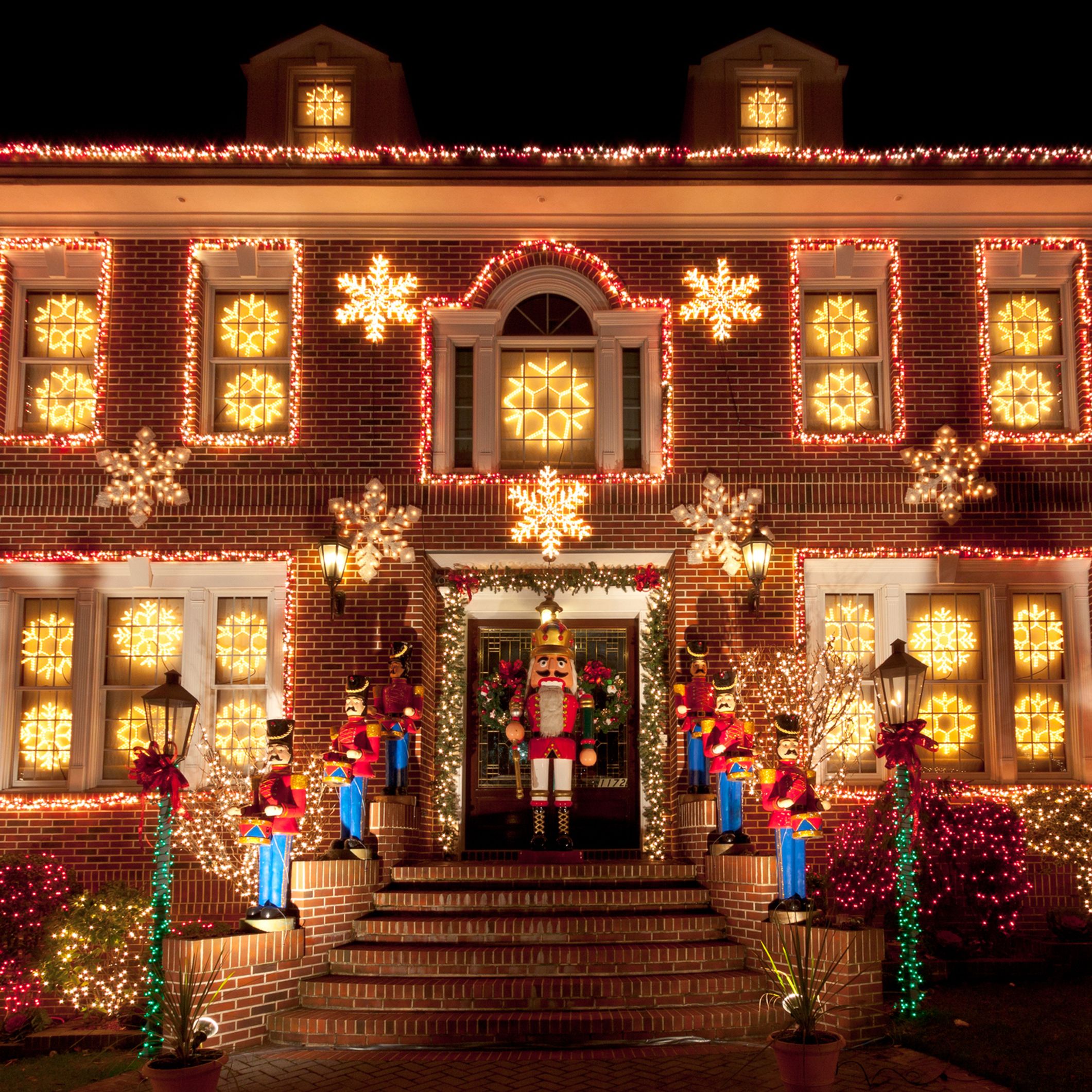 Introducir 55+ imagen fachadas de casas decoradas navideñas