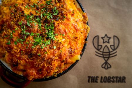 Macarrones con queso y bogavante