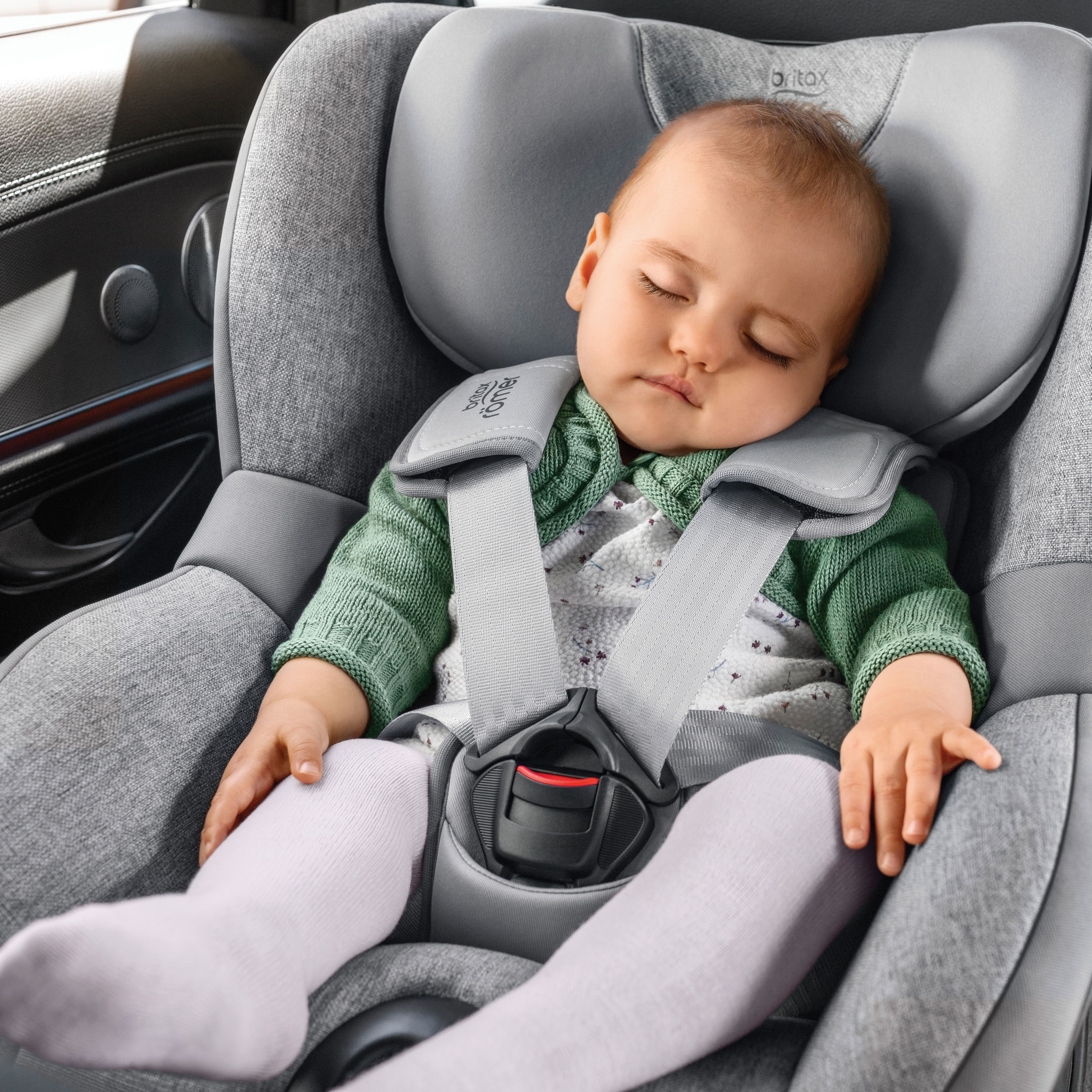 La sillita de bebé para el coche que la OCU pide que se deje de usar