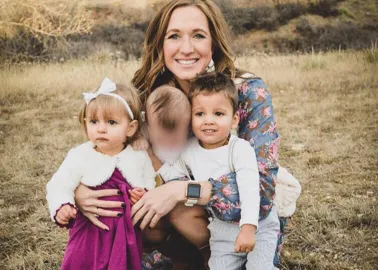 Elle Apprend Que Ses Bebes Adoptes Separement Sont Frere Et Soeur Elle Apprend Que Ses Bebes Adoptes Separement Sont Frere Et Soeur