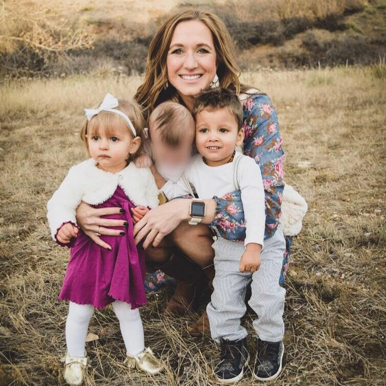 Elle Apprend Que Ses Bebes Adoptes Separement Sont Frere Et Soeur