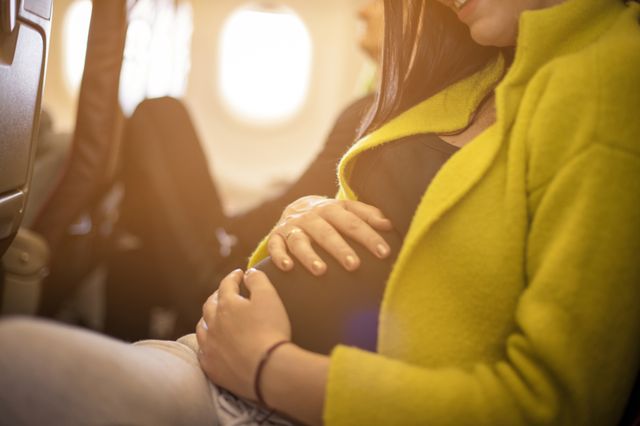 Viaggiare In Aereo In Gravidanza Fino A Che Mese Prendere L Aereo