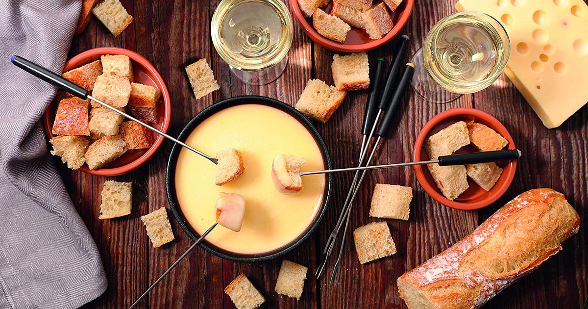 Ustensiles et appareils que tout fondu de fromage se doit d'avoir