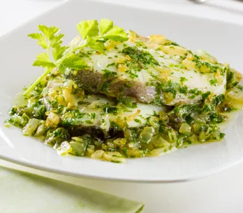 Merluza en salsa verde y otras 4 recetas para mojar pan