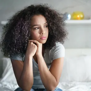 Flujo vaginal marr&oacute;n: por qu&eacute; puedes tenerlo antes y despu&eacute;s de la menstruaci&oacute;n