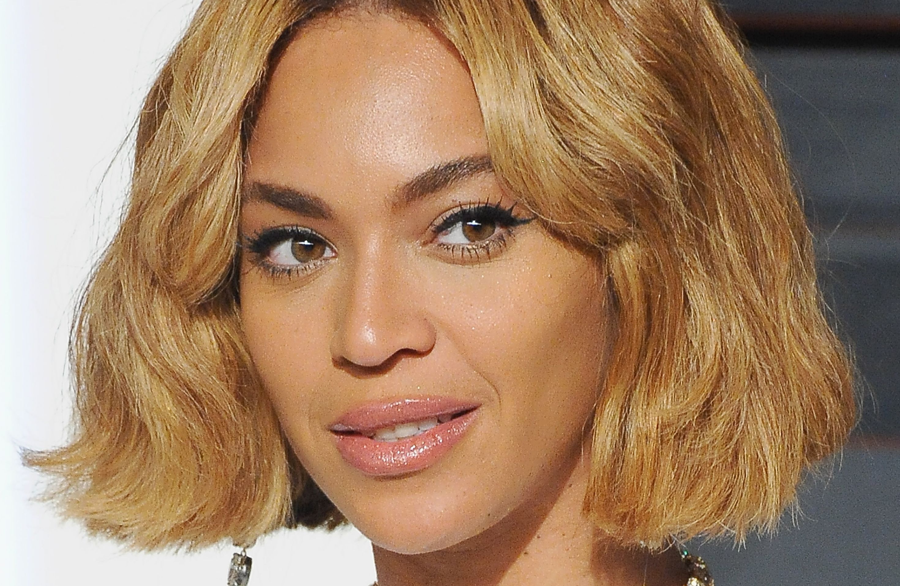 Beyoncé change de couleur de cheveux et crée une nouvelle tendance